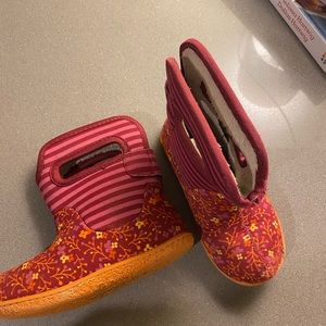 Little girls size 9 Bogs Waterproof Boots